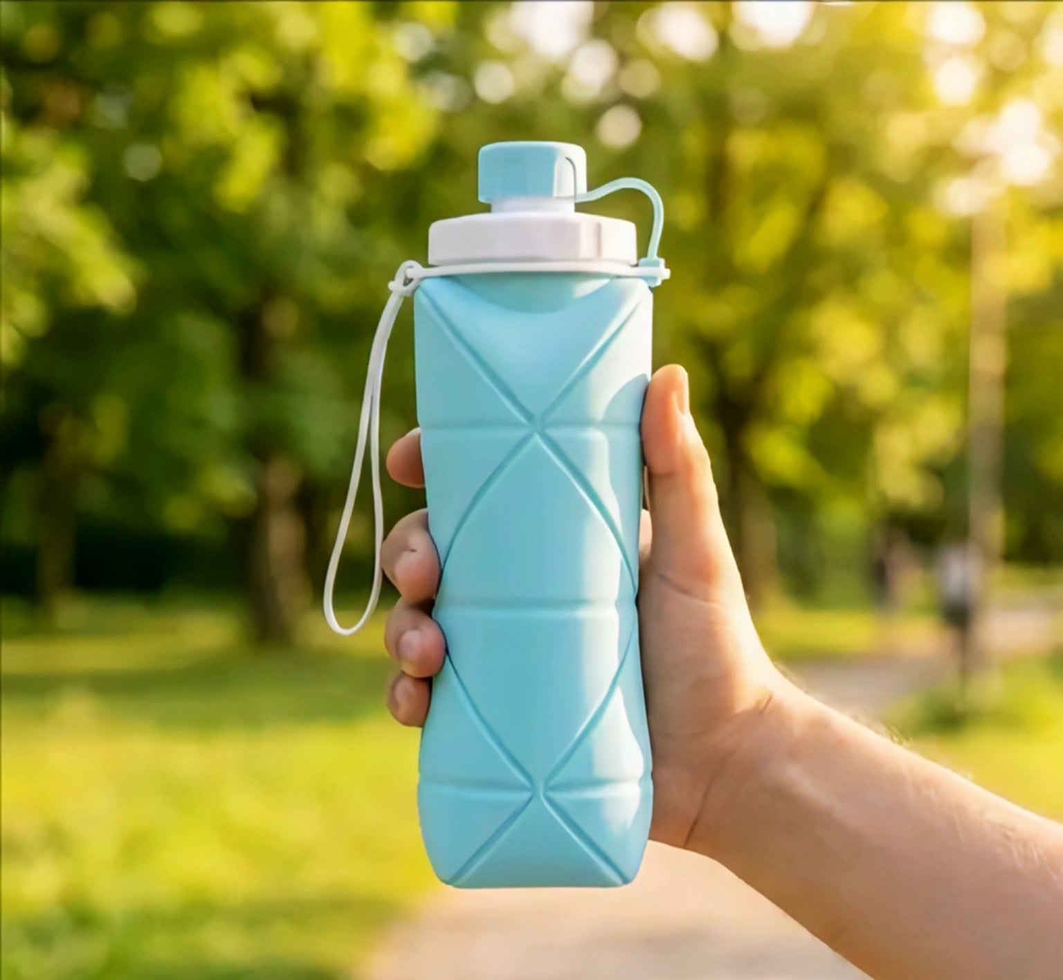 Collapsible Silicone Water Bottle Leak-proof, BPA-Free, Foldable Travel Bottle (500ml)